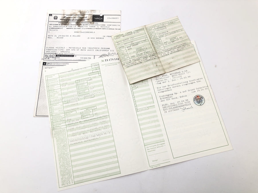 Moto Guzzi California III VY Integrale [1990] - Ramme med papirer