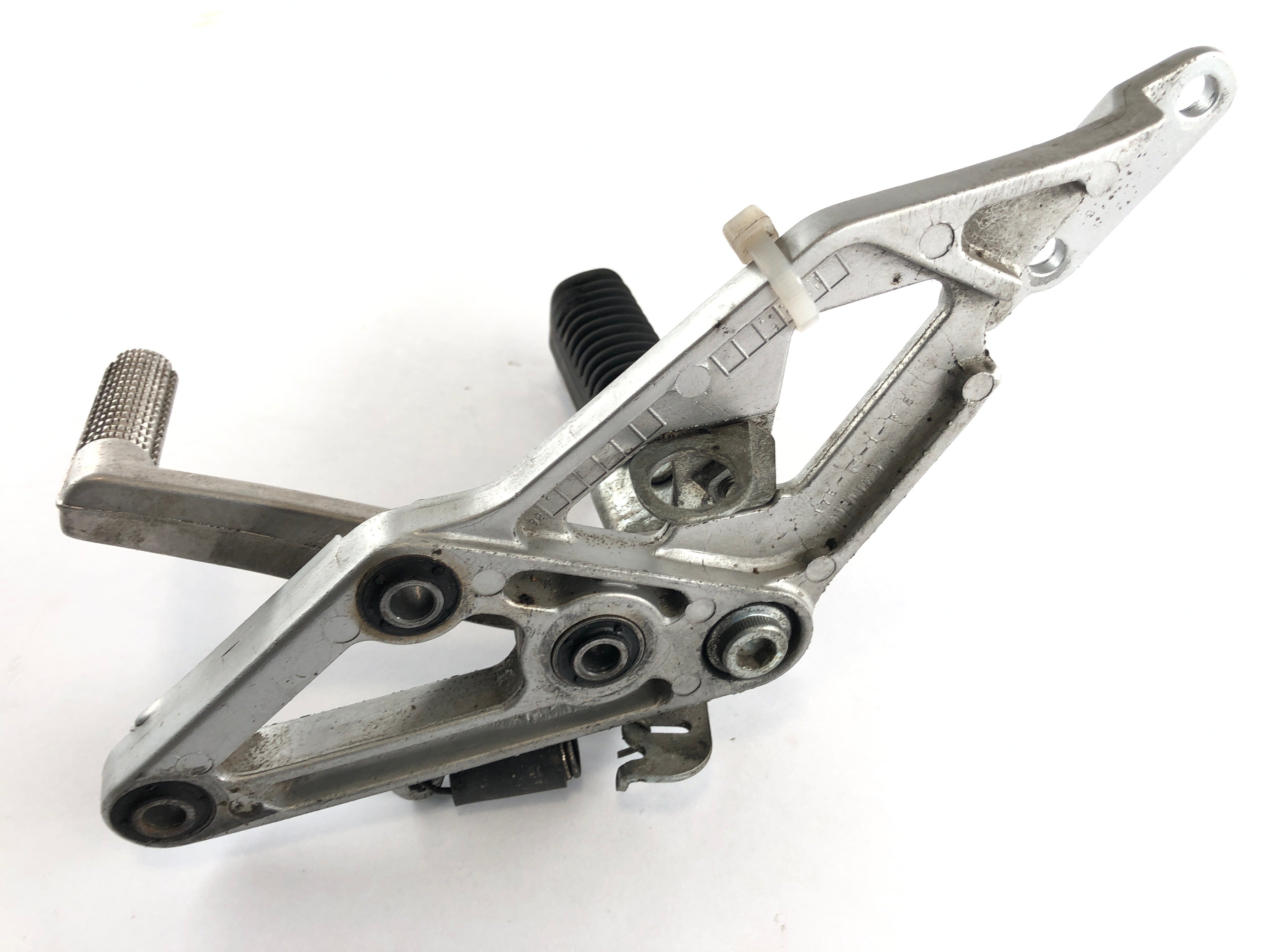 Suzuki GSX-R 1100 W GU75 C [1993] - Driver's footrest right with brake pedal