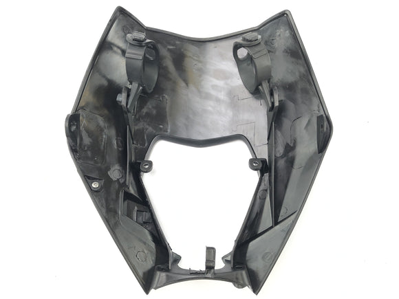 SWM SM 125 R [2018] - Oczyszczanie maski lampy z kokpitu z okładziny z przodu