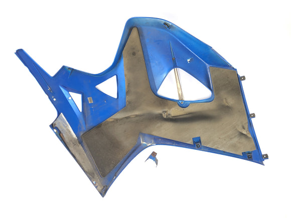 Triumph Sprint St 1050 [2005]  - 左側のサイドクラッディング壊れたブラケットが壊れた