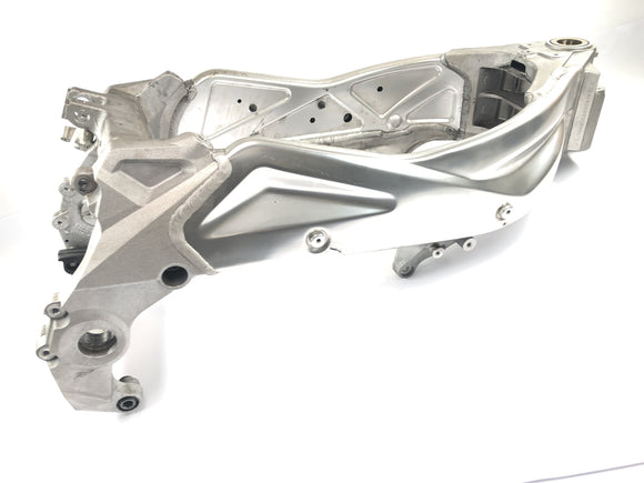 Aprilia RSV 1000 R [2004] - Rahmen beschädigt Rennstrecke