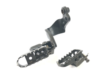 Yamaha XTZ 750 3LD [1989] - Fahrerfußrasten links und rechts