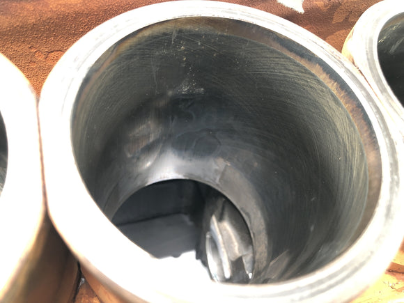 Triumph Daytona 900 T300 [1996] - Motorblock vevhus cylinderblock med kolvar