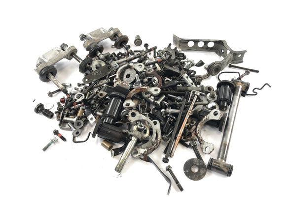 川崎GPZ 1100 ZXT10E [1997]  - ネジの残骸部品