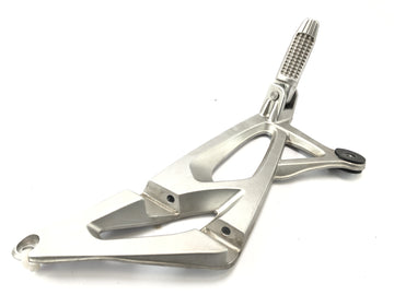 BMW K 1200 S K12S [2004] - Passenger footrest on the right with footrest plate