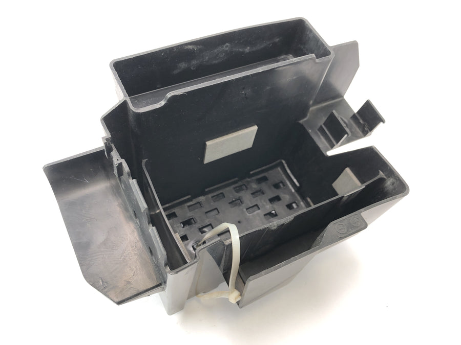 Suzuki VZ 1500 WVCU [2011] - Alloggiamento batteria porta batteria