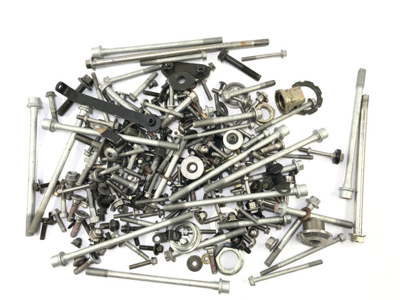 Kawasaki Z 1000 ZRT00A [2006] - Zbytkové díly a šrouby jsou svazek