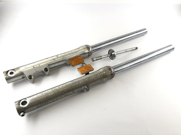 Kawasaki VN 1500 A [1995] - Fourche Fourche télescopique avec axe