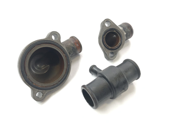 Triumph Daytona 955i T595N [2003] - Thermostatgehäuse Kühlwasserflansch