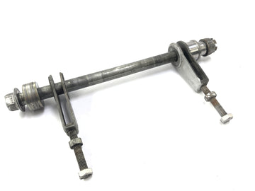 Yamaha RD 350 YPVS 31K [1984] - Hinterachse mit Kettenspanner