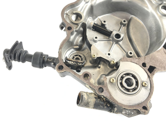 川崎KMX 125 B [1998]  - 右のカップリング蓋にモーターの蓋