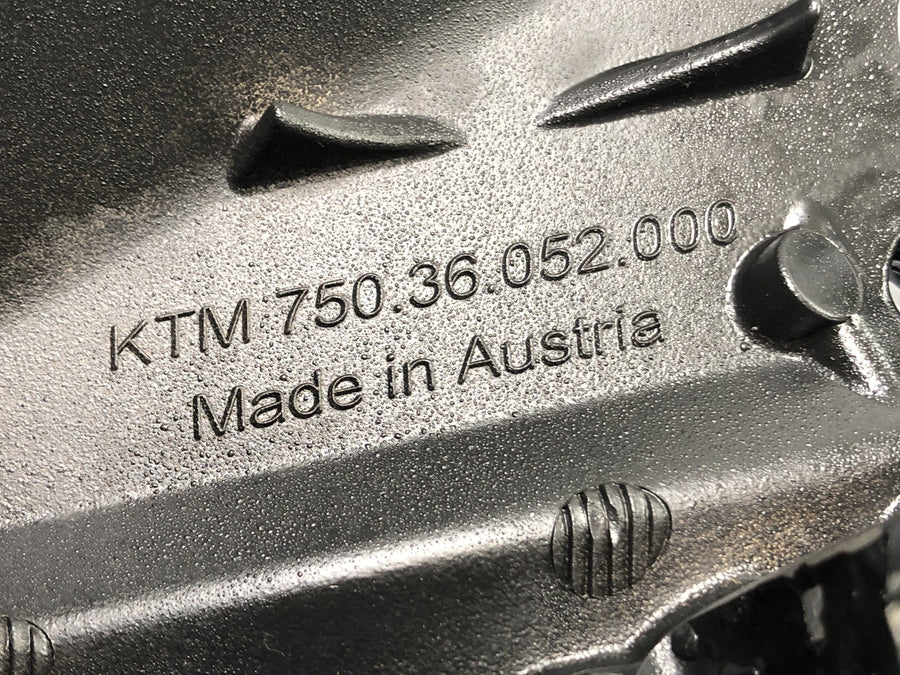 KTM 690 SM Prestige [2007] - valve lid cylinder head hood engine lid