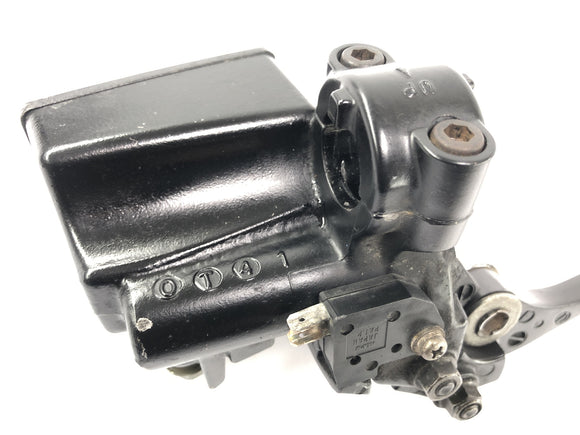 Triumph Daytona 900 T300 [1993] - Bomba de freio da bomba de freio de mão na frente com alça de freio