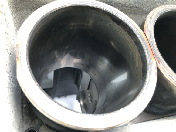 Triumph Daytona 900 T300 [1993] - Motorské pouzdro s běžícími zásuvkami a písty