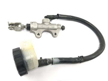 Kawasaki Versys KLE 650 A [2006] - Takajarrupumpun takapyörän jarrusylinteri