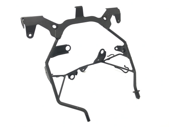 Suzuki VZ 1500 WVCU [2011] - Кронштейн держателя лампы передний