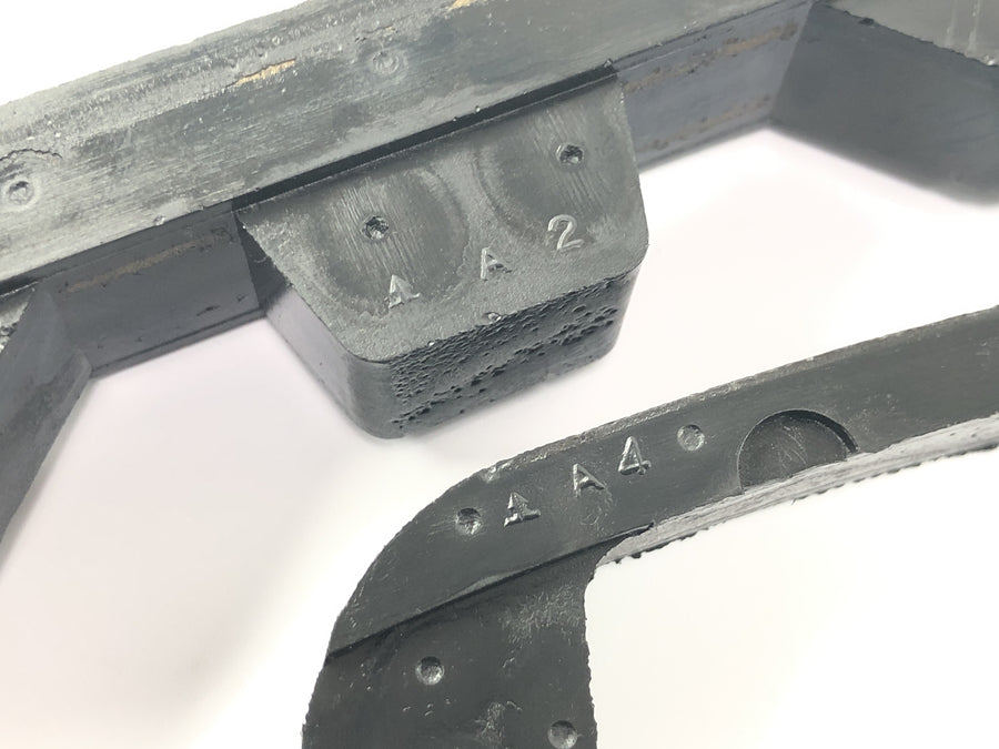 Triumph Daytona 900 T300D [1996] - Liukukisko ja kiristyskiskon jakoketjukisko