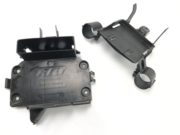 KTM 690 SM Prestige [2007] - Владелец держателя аккумуляторного контейнера держателя контейнера