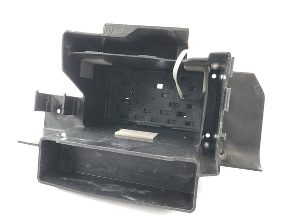 Suzuki VZ 1500 WVCU [2011] - Batteriboxhållare batterihus