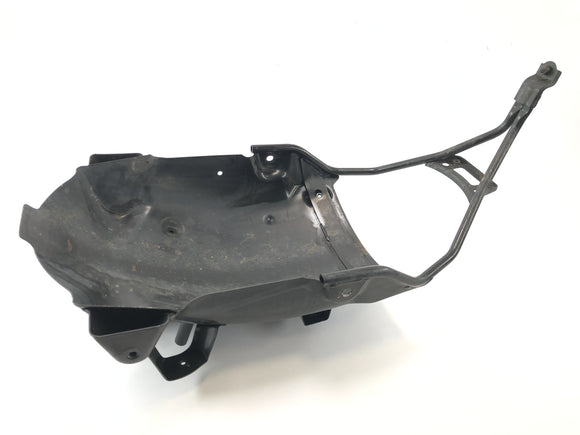 Suzuki VZ 1500 WVCU [2011] - spatbord binnenbekleding achterspatbord