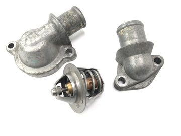 Triumph Sprint St 1050 [2005]  - サーモスタット冷却水制御サーモスタットハウジング