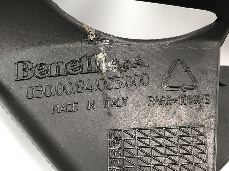 Benelli TNT 1130 [2009] - Tampa traseira do radiador