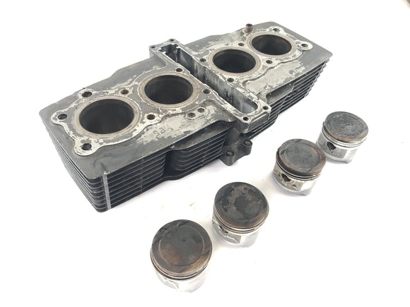 Honda CBX 650 E RC13 [1983]  - ピストン付きのシリンダー