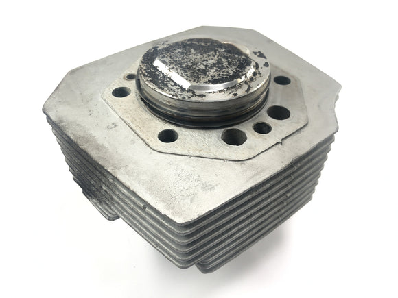 Moto Guzzi California 1100 EV KD [1998] - 右側にピストン付きシリンダー