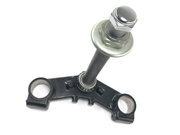 Triumph Daytona 900 T300D [1996] - lower fork bridge, control head clamp