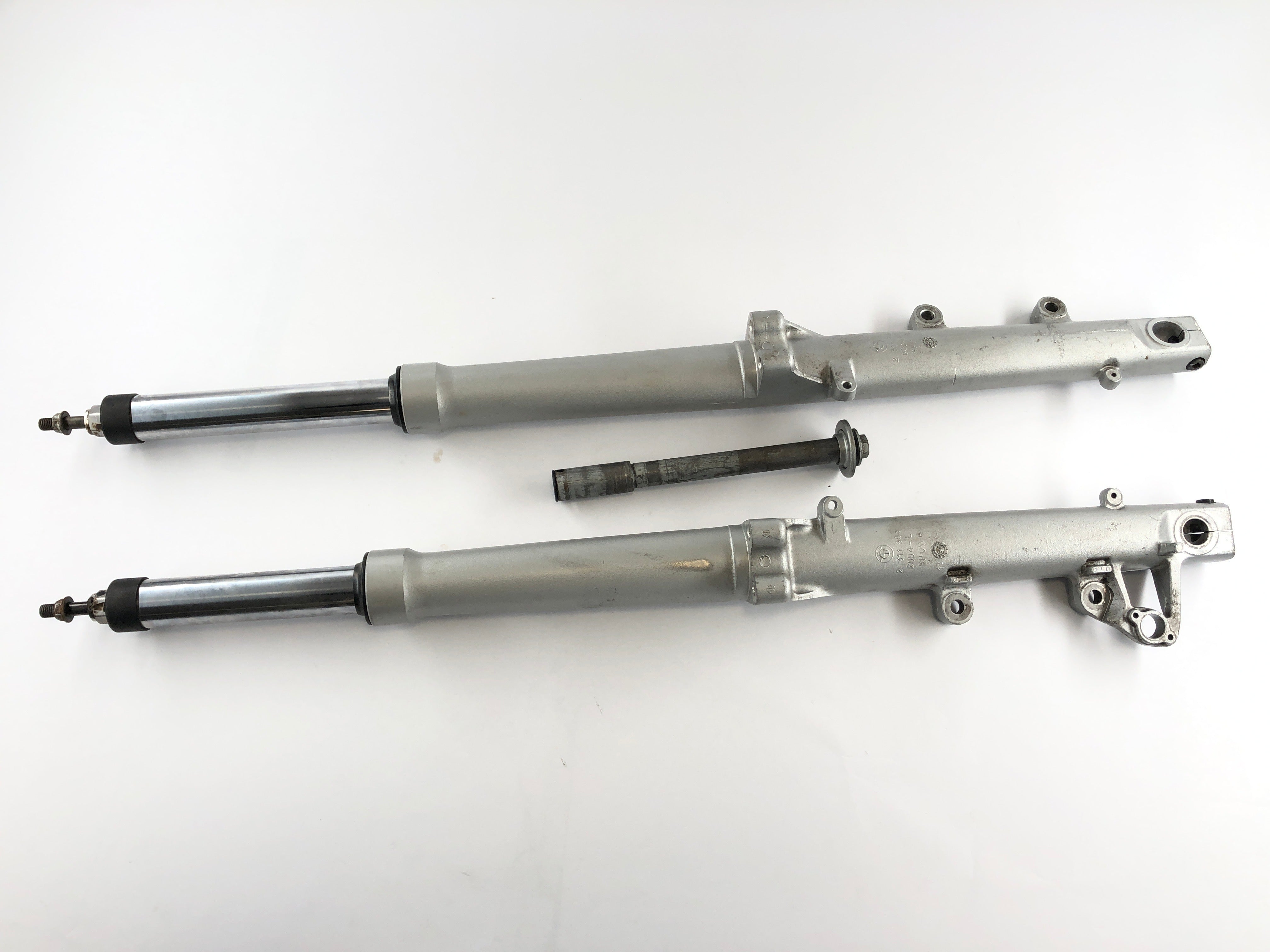 BMW R 1100 GS [1990] - Fork Telelever with axle