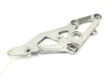 Suzuki GSX-R 1100 W GU75 C [1994] - Držák desky stupačky vpravo