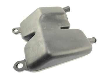 Ducati 900 SS [1991] - Tuuletusastia ilmansuodatinlaatikko - 0