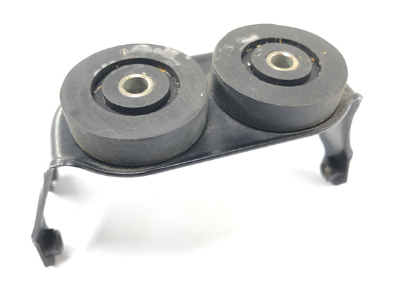 Triumph Daytona 900 T300 [1993] - Wspornik zbiornika Wspornikowe pokrywa gumowego wspornika