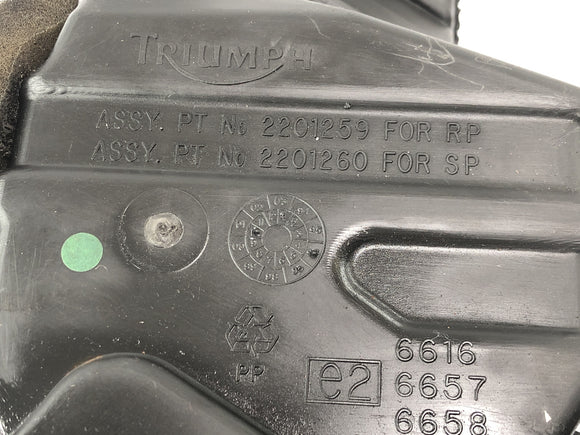 Triumph Speed ​​​​Triple T509 [1998] - Ilmansuodatinkotelon ilmalaatikko