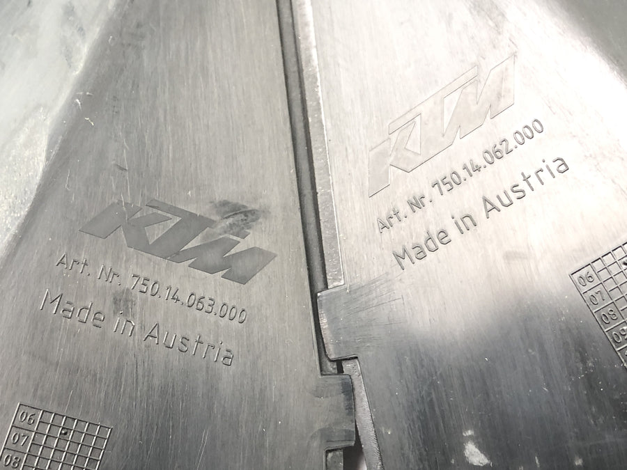 KTM 690 SM Prestige [2007] - Sideovertræk Beklædt plastafdækningspar