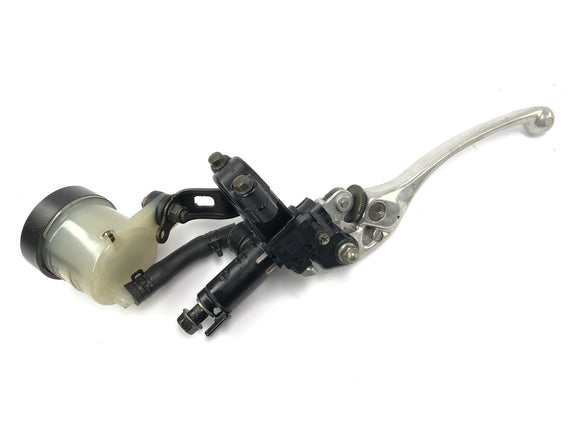 Honda CBR 900 RR SC28 [1994] - Тормозный насос в переднем тормозном рычаге