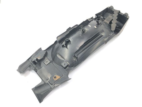 BMW R 1200 GS Adventure R12 [2012] - Ochrana protiplachovací ochrany vnitřního blatníku zakrývající čištění vzadu