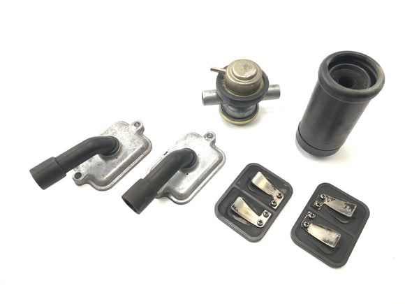 Kawasaki ZX 12 R ZXT20A [2001] - Ventilkåpa membranhus avgasåterföring