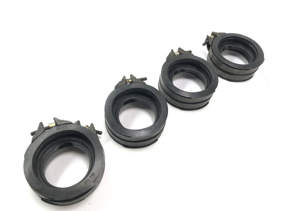 Yamaha YZF R1 RN09 [2003] - Inglentación en la manta de succión para la pieza de conexión del carburador