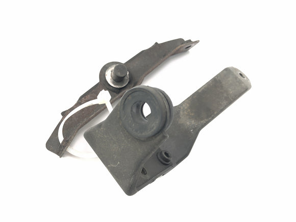 Suzuki GSX-R 1100 W GU75 C [1994] - Крепления радиатора