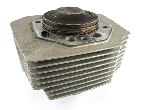 Moto Guzzi Norge 1200 [2006] - Cylinder med kolvar till höger