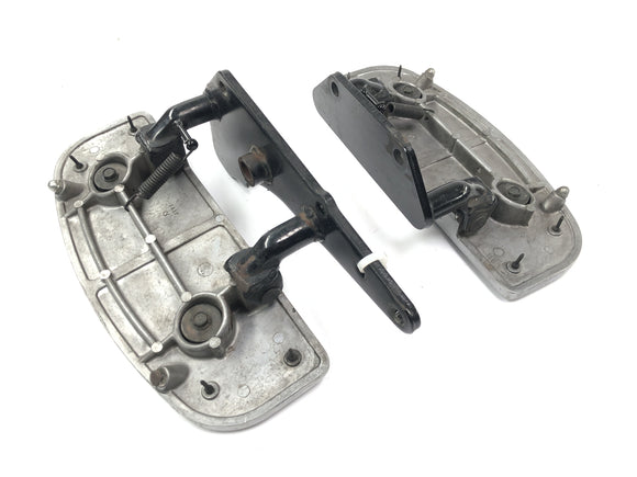 川崎VN 1500クラシックVNT50D [2001]  - 左右のフットレストドライバーのヘッドボードキック