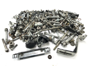 Moto GUZZI STELVIO 1200 4V [2009] - Restelijke onderdelen en schroeven zijn bundel