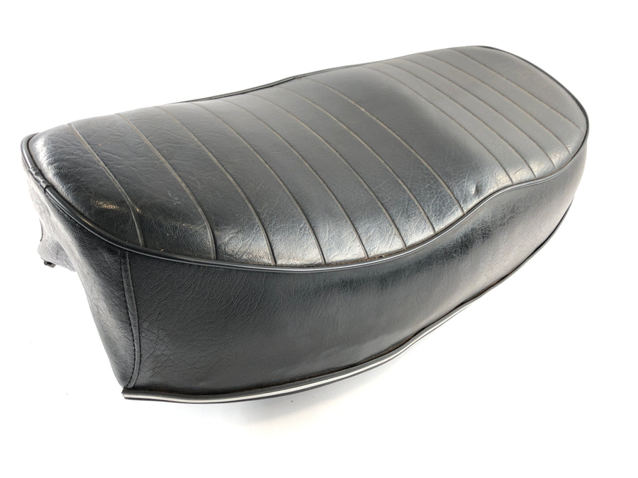 Triumph Bonneville T140V [1976] - sedadlo sedadla