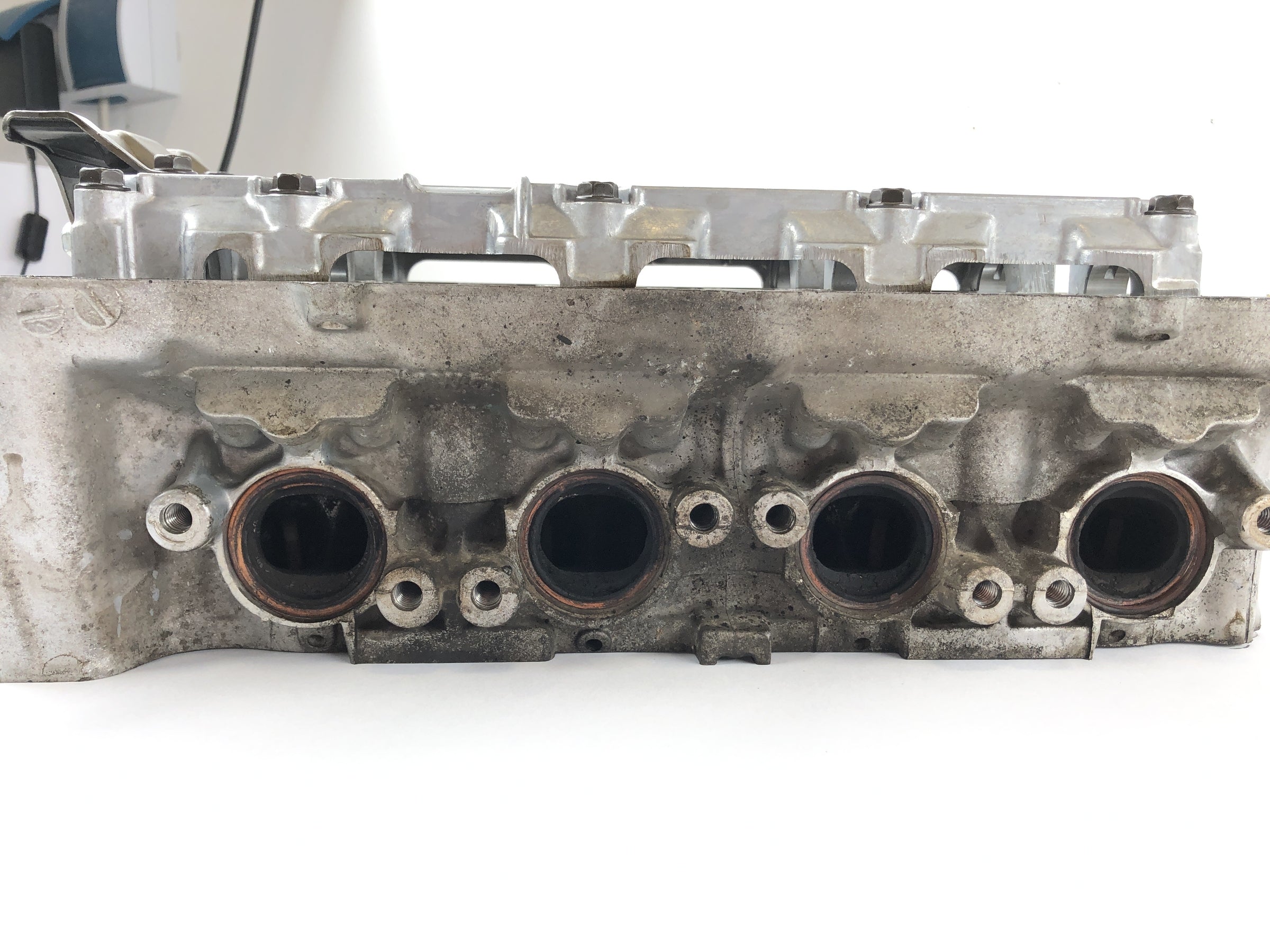 Honda CBR 900 RR SC33 [1996] - Cylinder head