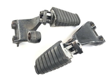 Yamaha v Max 1200 2We [1996]  - 驾驶员的脚踏板，左右脚踏板