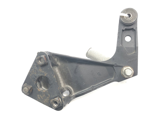 Triumph Daytona 900 T300 [1996] - Soporte reposapiés pasajero reposapiés derecho pasajero