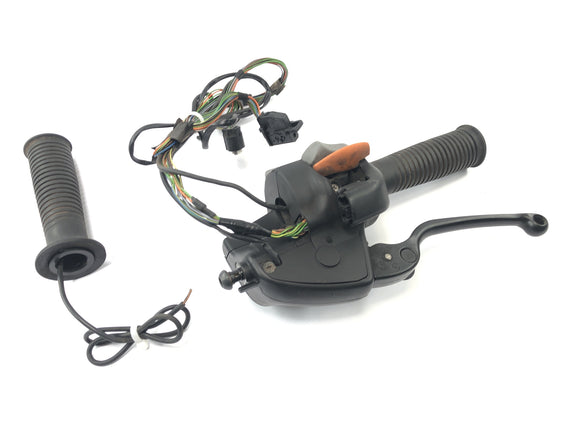 BMW K 1200 GT K12 [2003] - Montáž na řídítka, přepínač na řídítkách vpravo s rukojetí plynu a vyhřívanými rukojeťmi