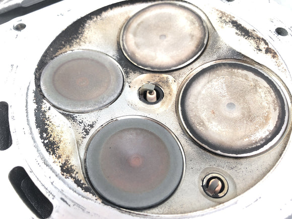 KTM 1050 Adventure [2017] - hlava válce na přední straně