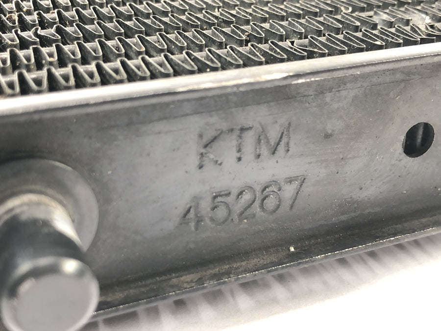 トライアンフ デイトナ 955I T595 [1998] - ラジエーターウォータークーラー